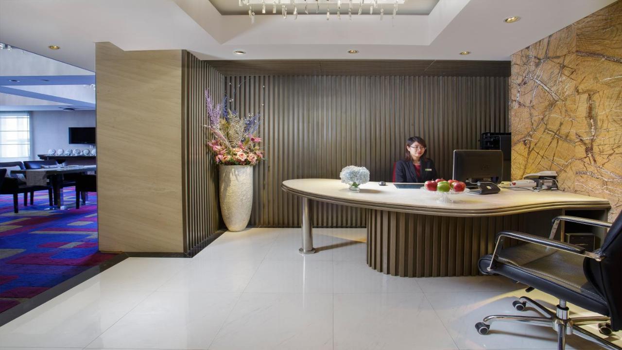 Holiday Inn City Centre Cáp Nhĩ Tân Ngoại thất bức ảnh